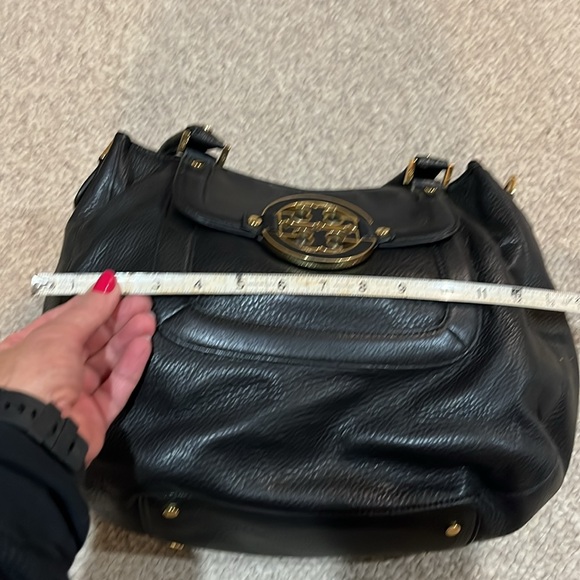 Tory Burch Leather Amanda Classic Hobo Bag - Picture 10 of 11